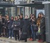 longue-attente-aux-arrets-de-tram-et-de-bus-photo-p-saucourt-1459498172.jpg