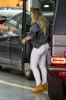 Hilary-Duff-Booty-in-Jeans-1.jpg